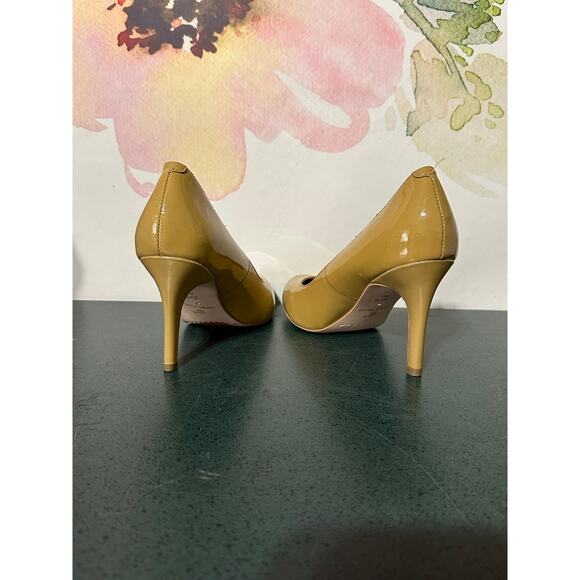 Corso Como Women Nude Patent Leather Round Toe Classic Heels Pumps Size 8 M - Picture 2 of 4